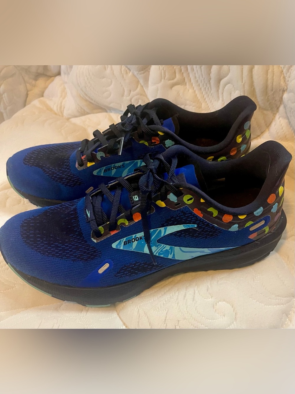 Brooks Men’s Launch 9 Trix Fruit Sneakers with Multicolor Fruit Accents sz 9.5
